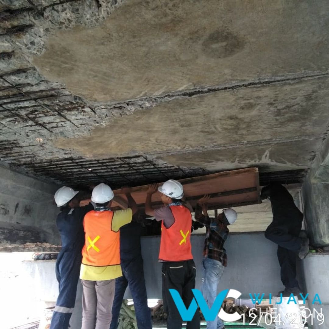 Grouting Non Shrink — dokumentasi aplikasi di lapangan (slide p-15)