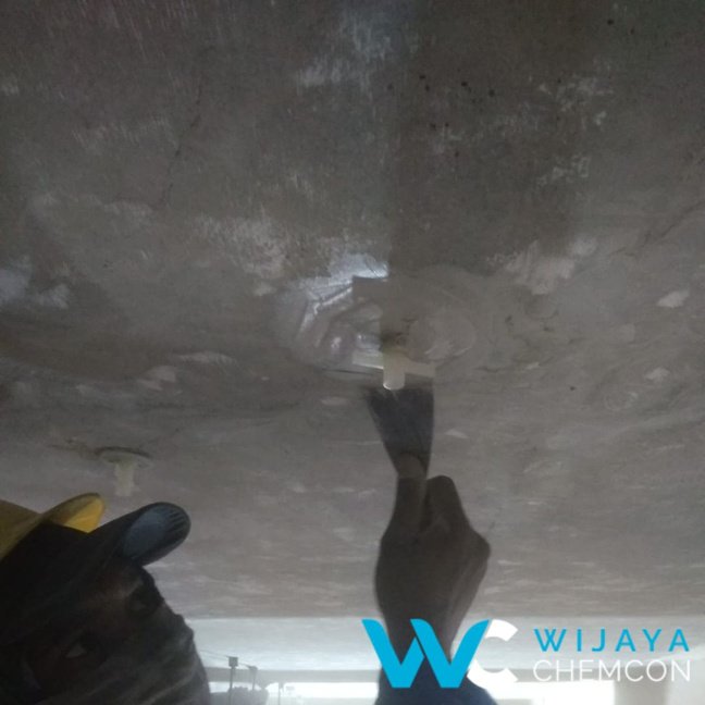 Crack Injeksi Resin — dokumentasi aplikasi di lapangan (slide p-20)