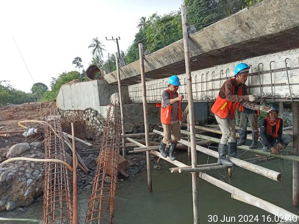 Penggantian Tulangan — dokumentasi aplikasi di lapangan (slide p-21)