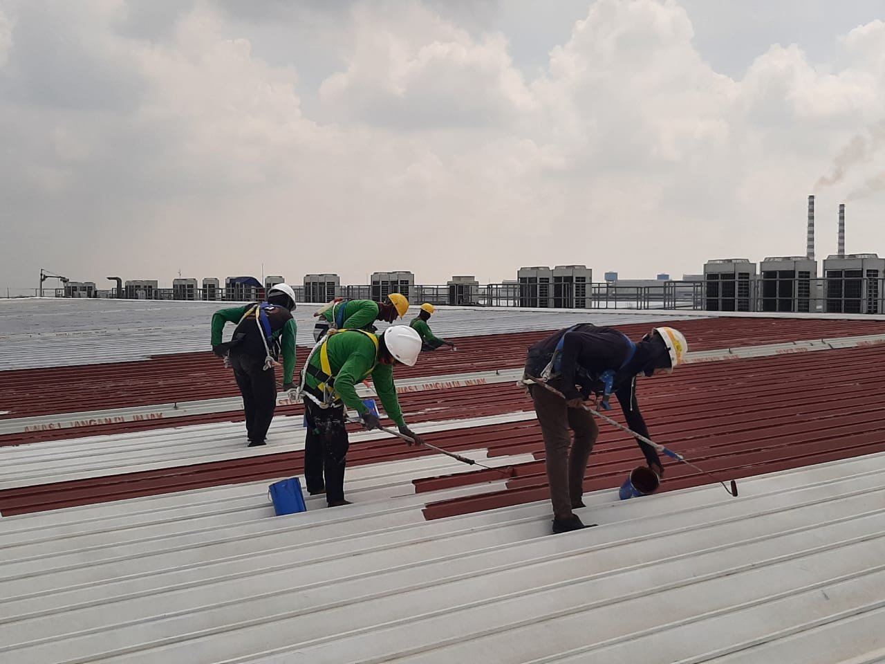 Protective Coating — dokumentasi aplikasi di lapangan (slide p-32)